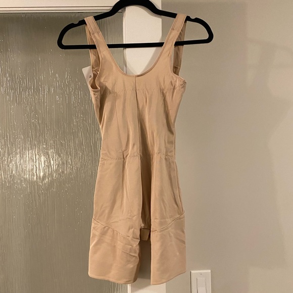 Miracle Suit ‘Back Magic’ Shapewear Shaper Bodysuit, Size Small NWT Nude Color - Picture 8 of 11